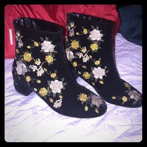 Embroidered Size 39 Black Topshop booties